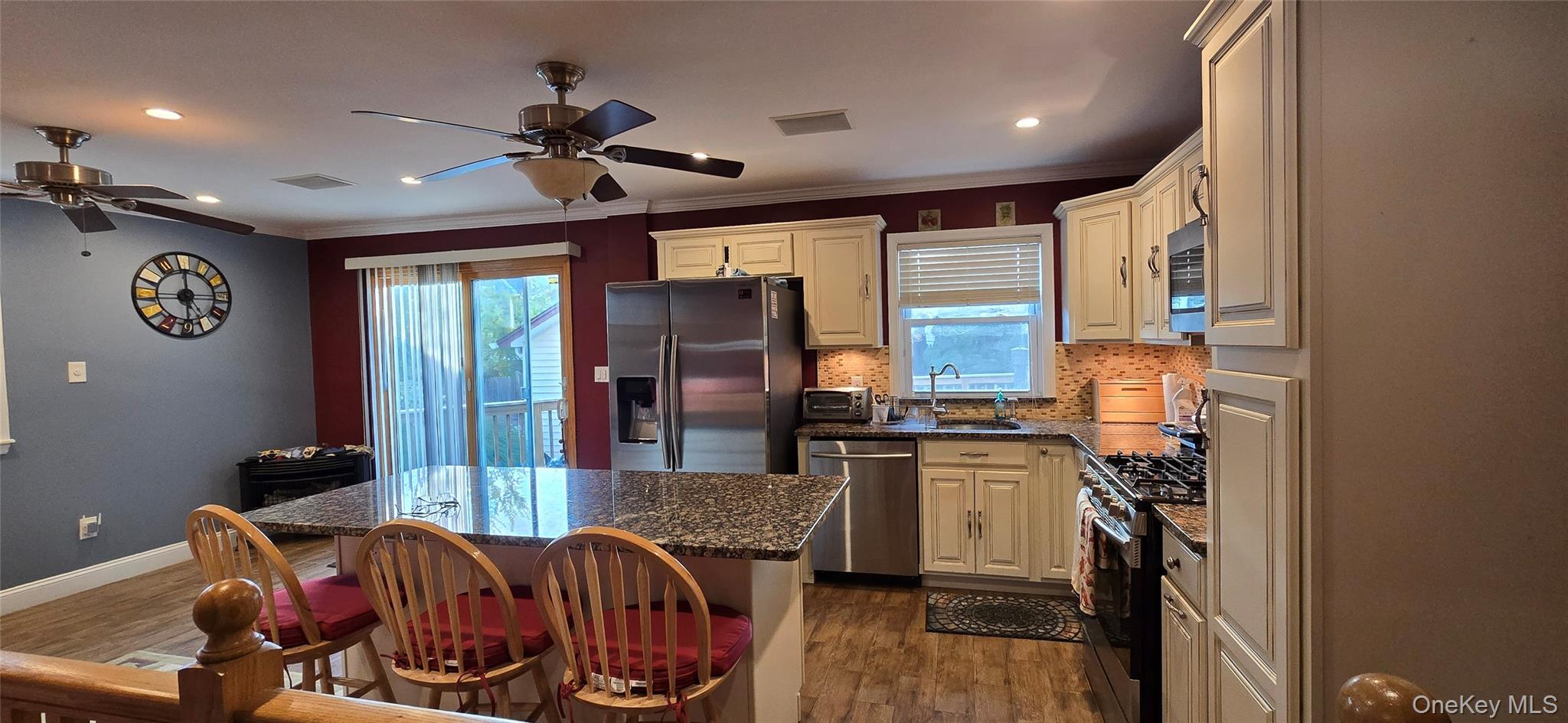 #9 photo, 8530 261st Street, Floral Park , NY 11001