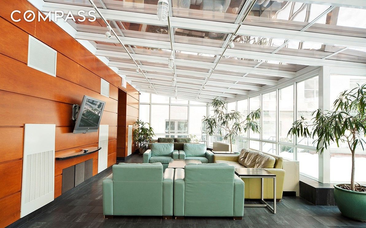 #8 photo, New York City, Hell's Kitchen , NY 10036