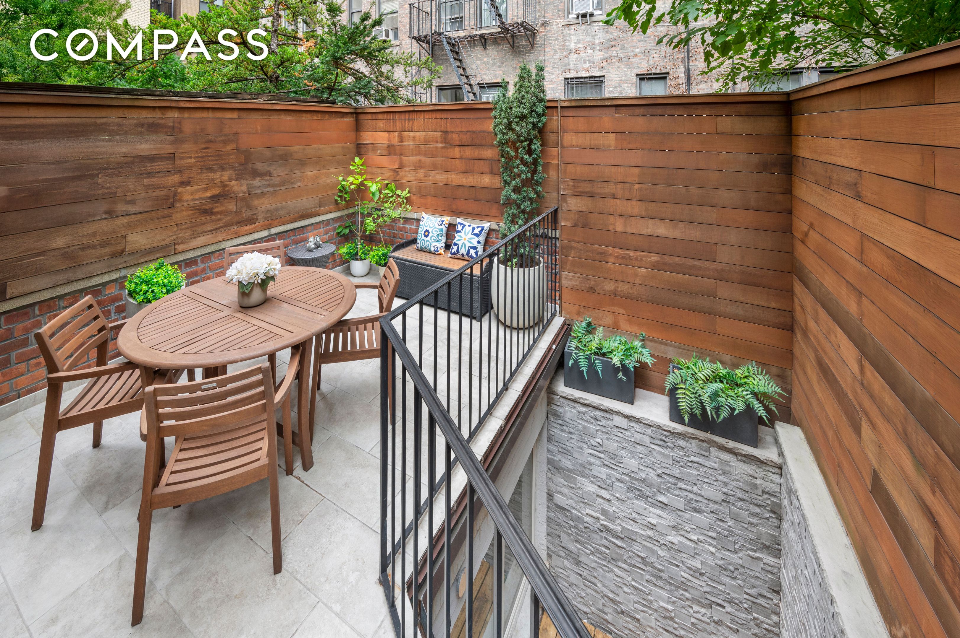 #1 photo, 267 W 71st Street, Upper West Side , NY 10023