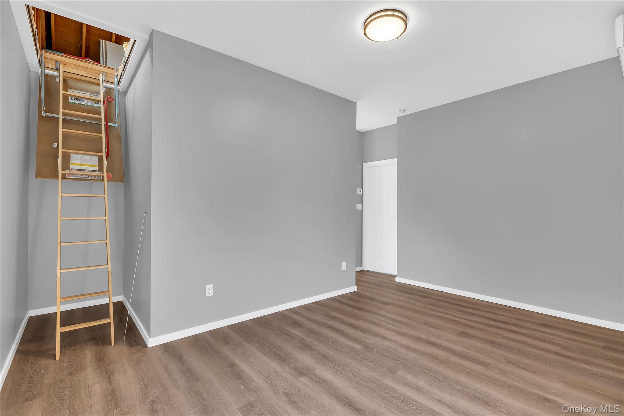 #17 photo, 432 East Avenue, Riverhead , NY 11901