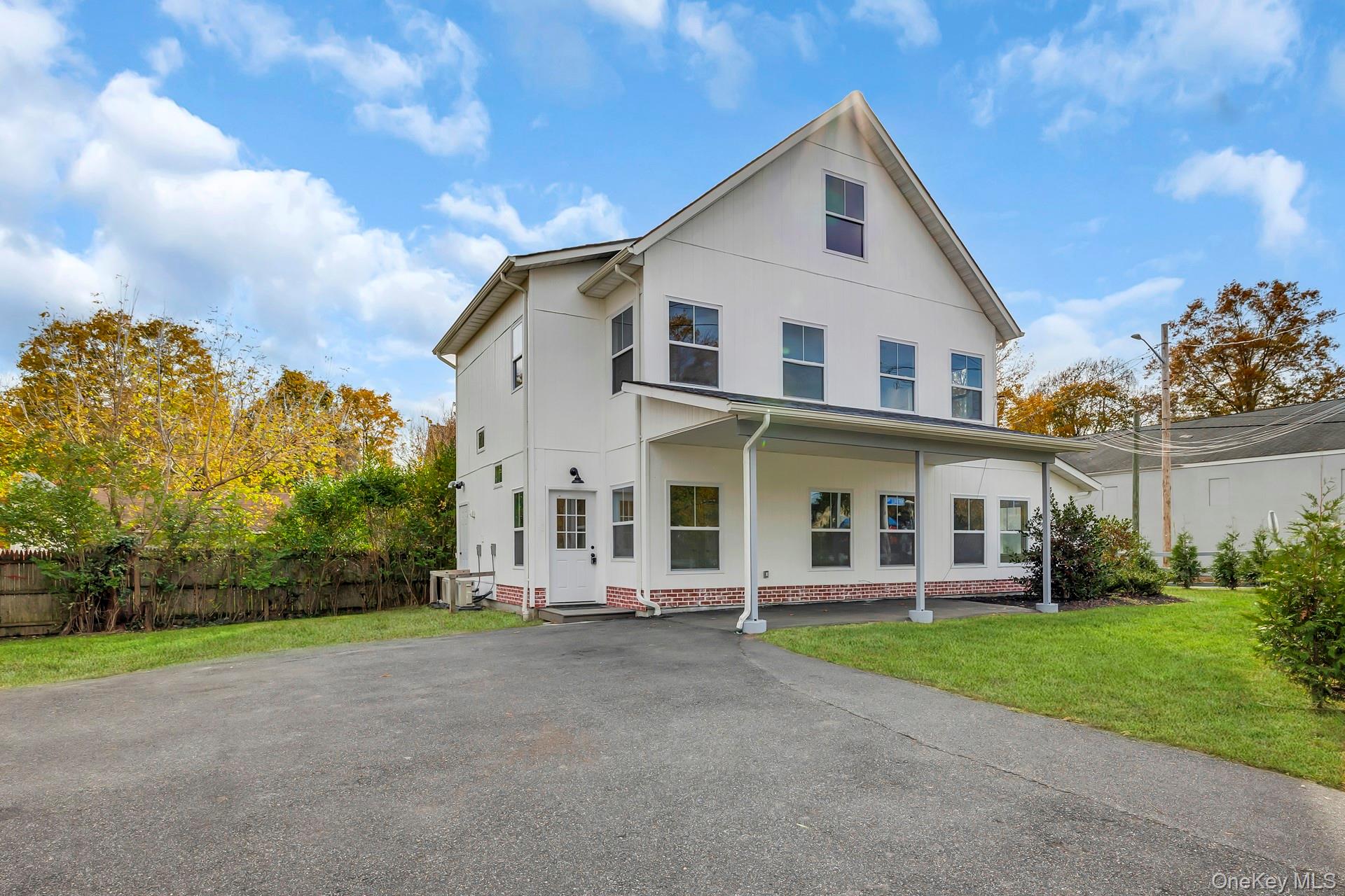#2 photo, 432 East Avenue, Riverhead , NY 11901