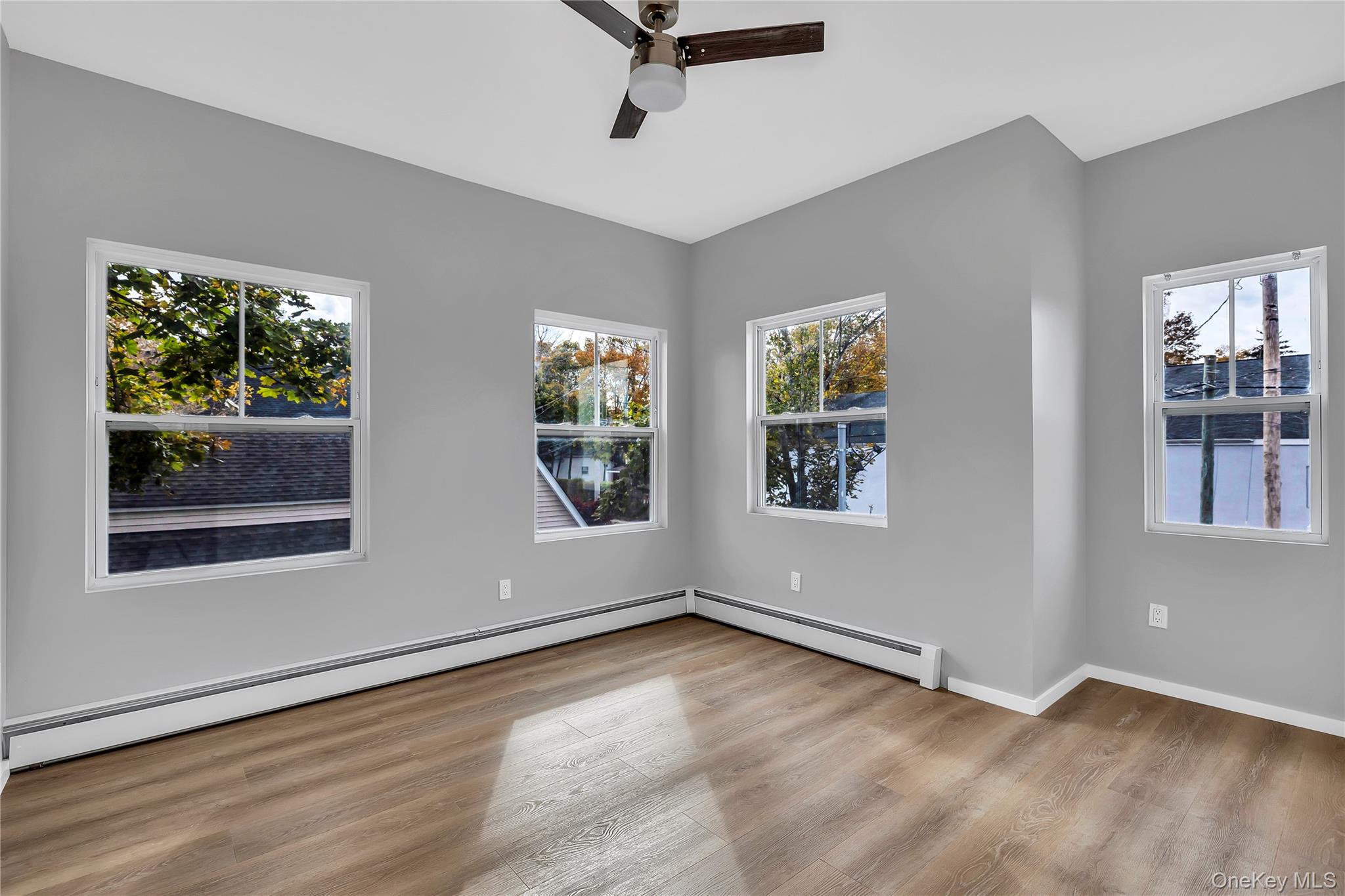 #20 photo, 432 East Avenue, Riverhead , NY 11901