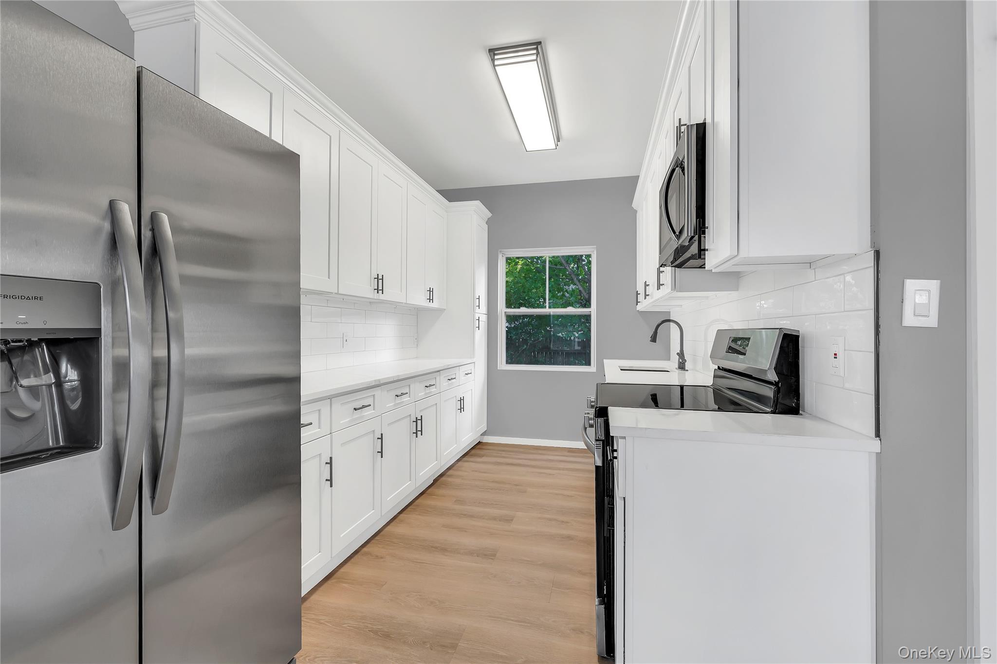 #7 photo, 432 East Avenue, Riverhead , NY 11901