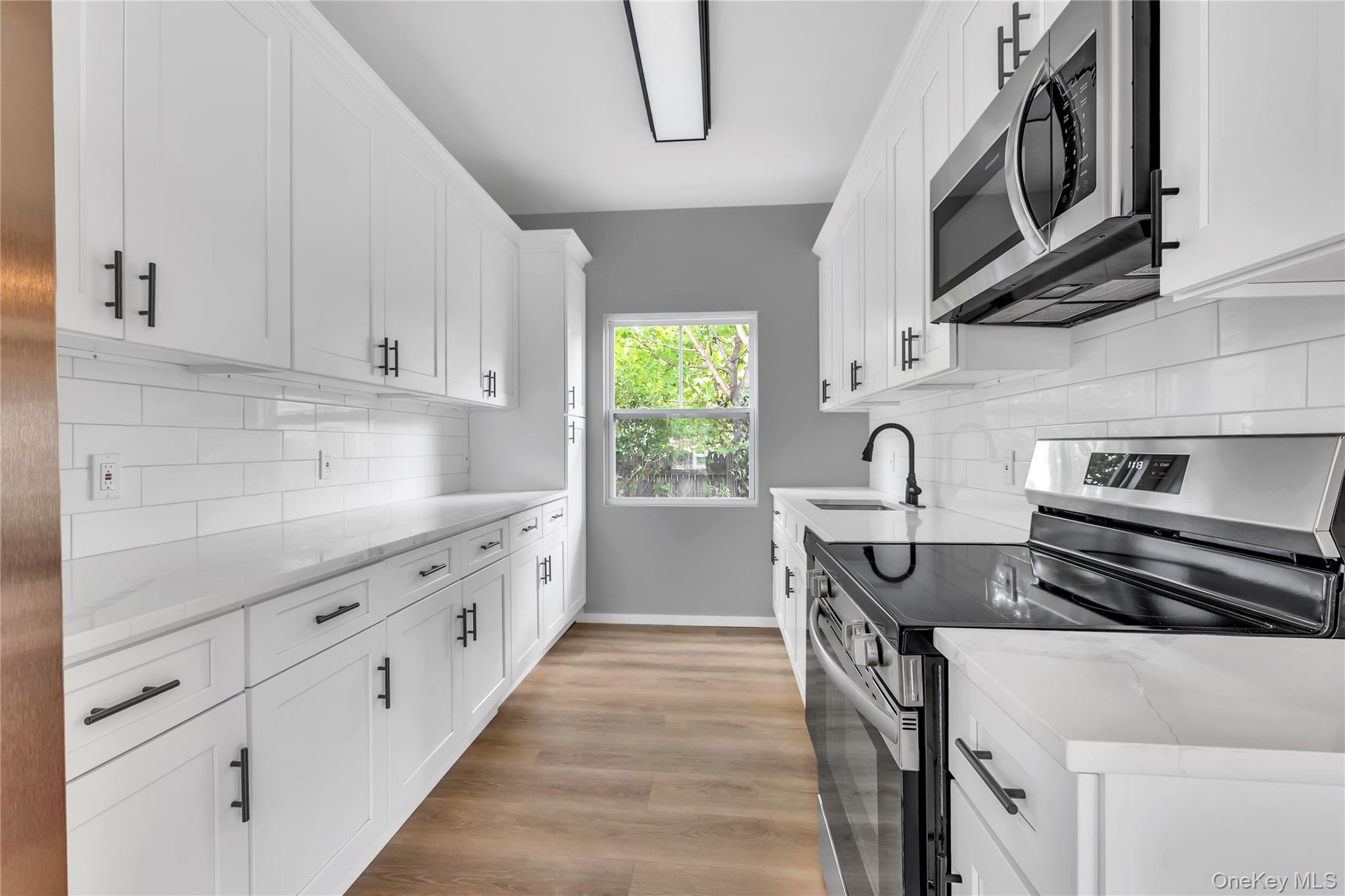 #8 photo, 432 East Avenue, Riverhead , NY 11901