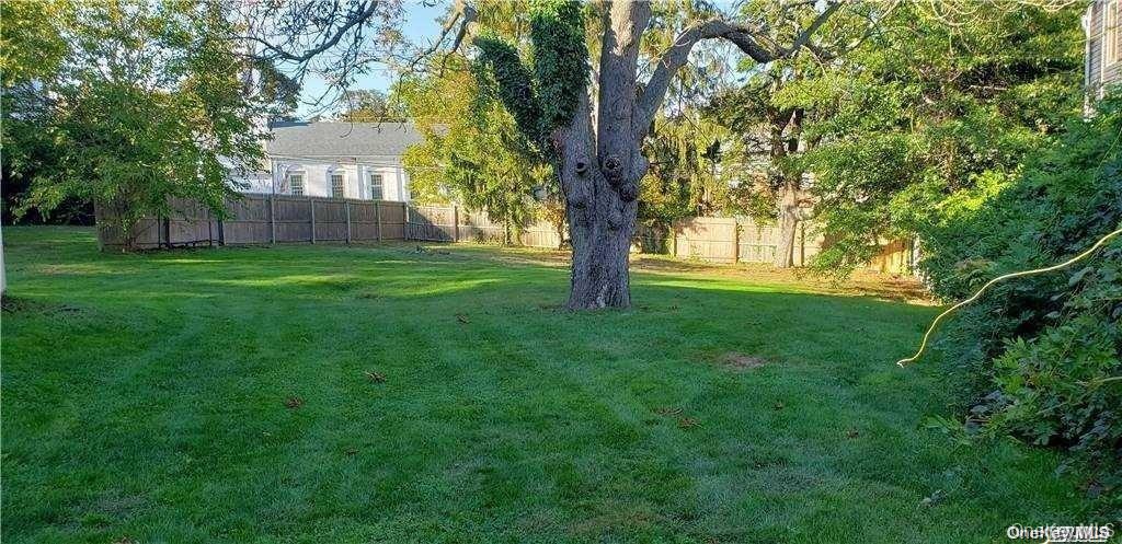 #17 photo, 28 Carley Avenue, Huntington , NY 11743