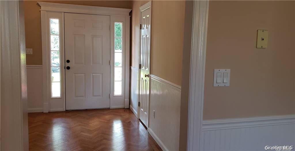 #2 photo, 28 Carley Avenue, Huntington , NY 11743