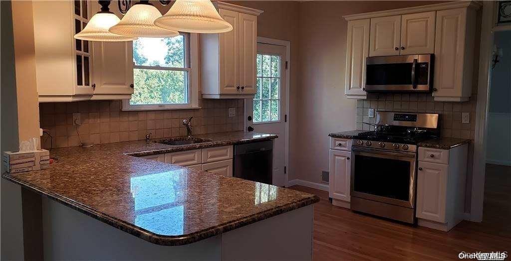 #3 photo, 28 Carley Avenue, Huntington , NY 11743