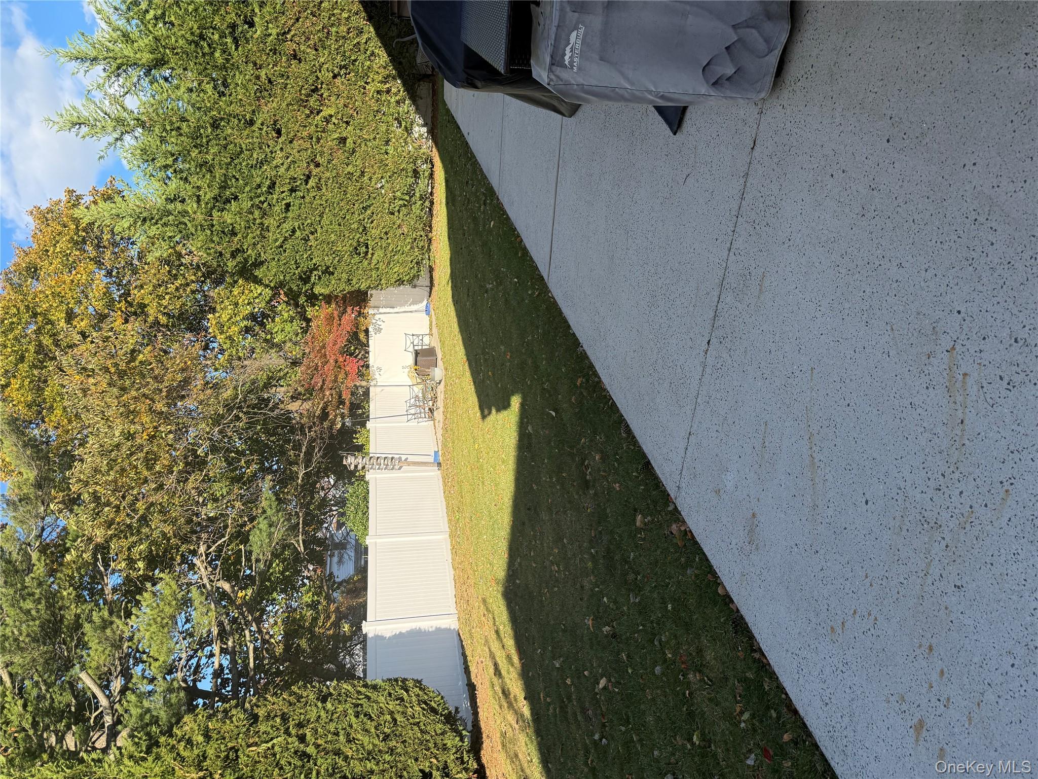 #2 photo, 15 Garfield Avenue, Farmingdale , NY 11735