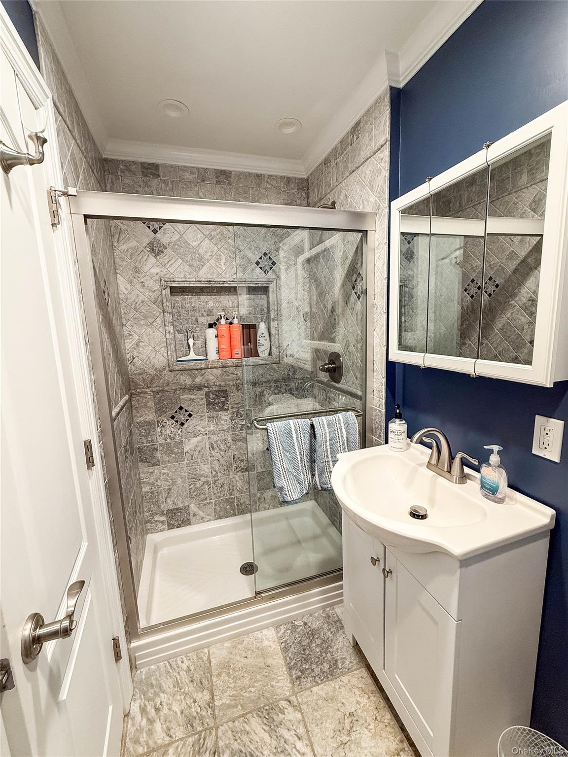 #7 photo, 15 Garfield Avenue, Farmingdale , NY 11735