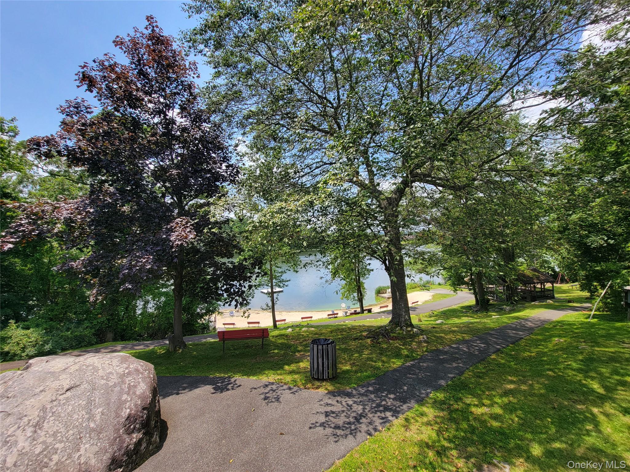 #20 photo, 3300 Baker Street, Mohegan Lake , NY 10547