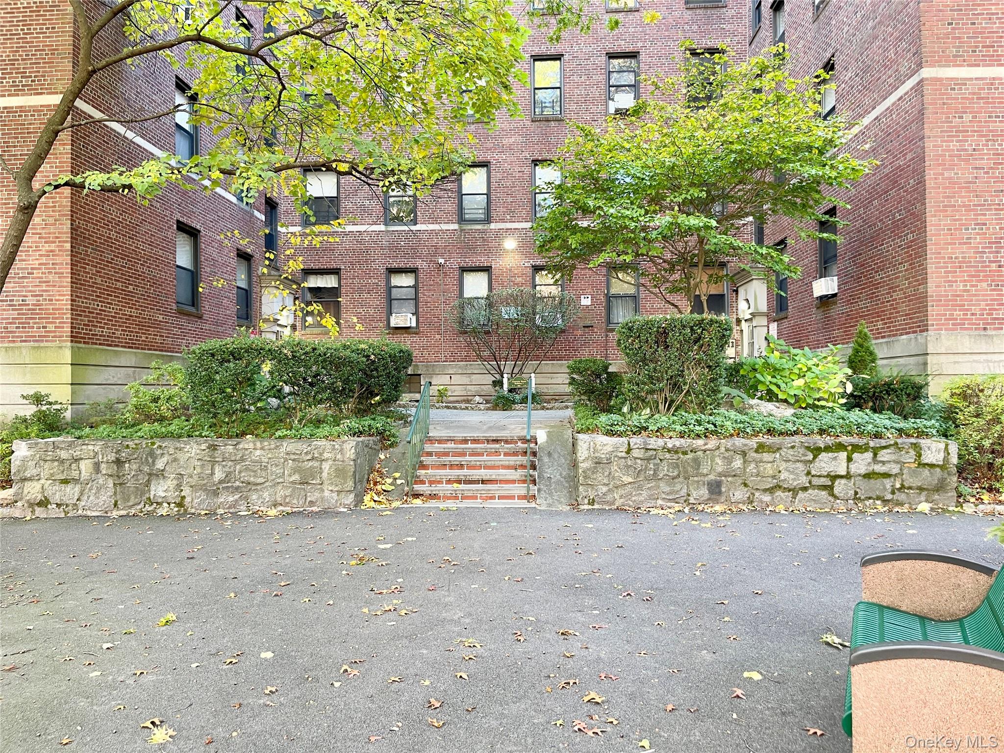 #1 photo, 321 Larchmont Acres West, Larchmont , NY 10538