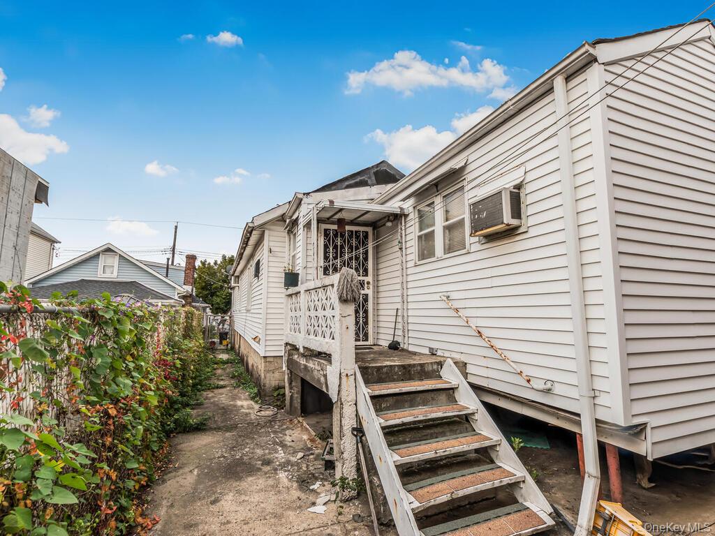 #17 photo, 354 Thieriot Avenue, Bronx , NY 10473