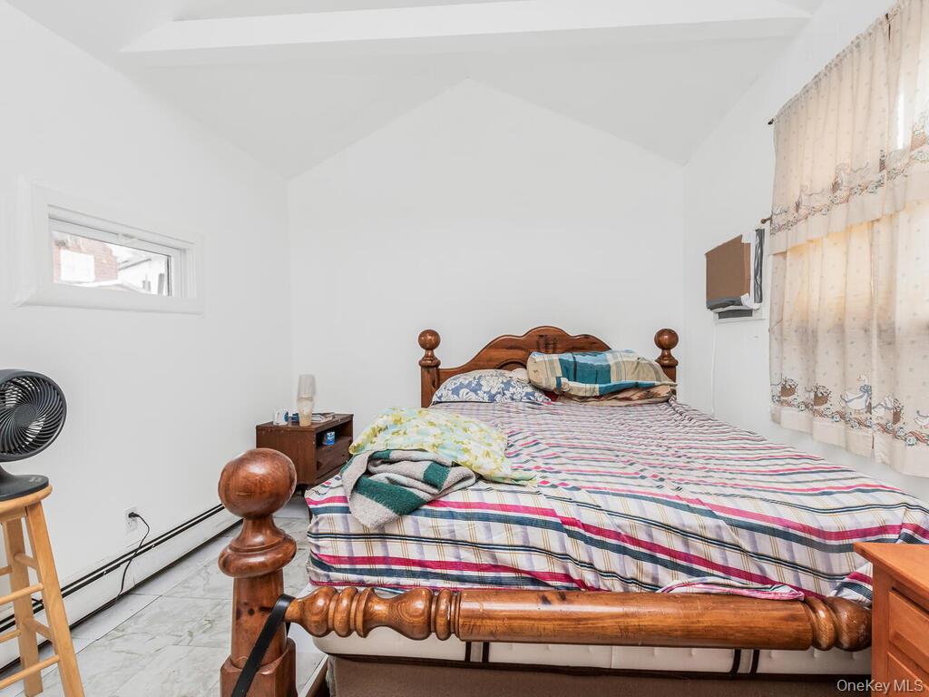 #7 photo, 354 Thieriot Avenue, Bronx , NY 10473