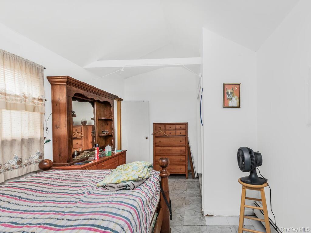 #8 photo, 354 Thieriot Avenue, Bronx , NY 10473