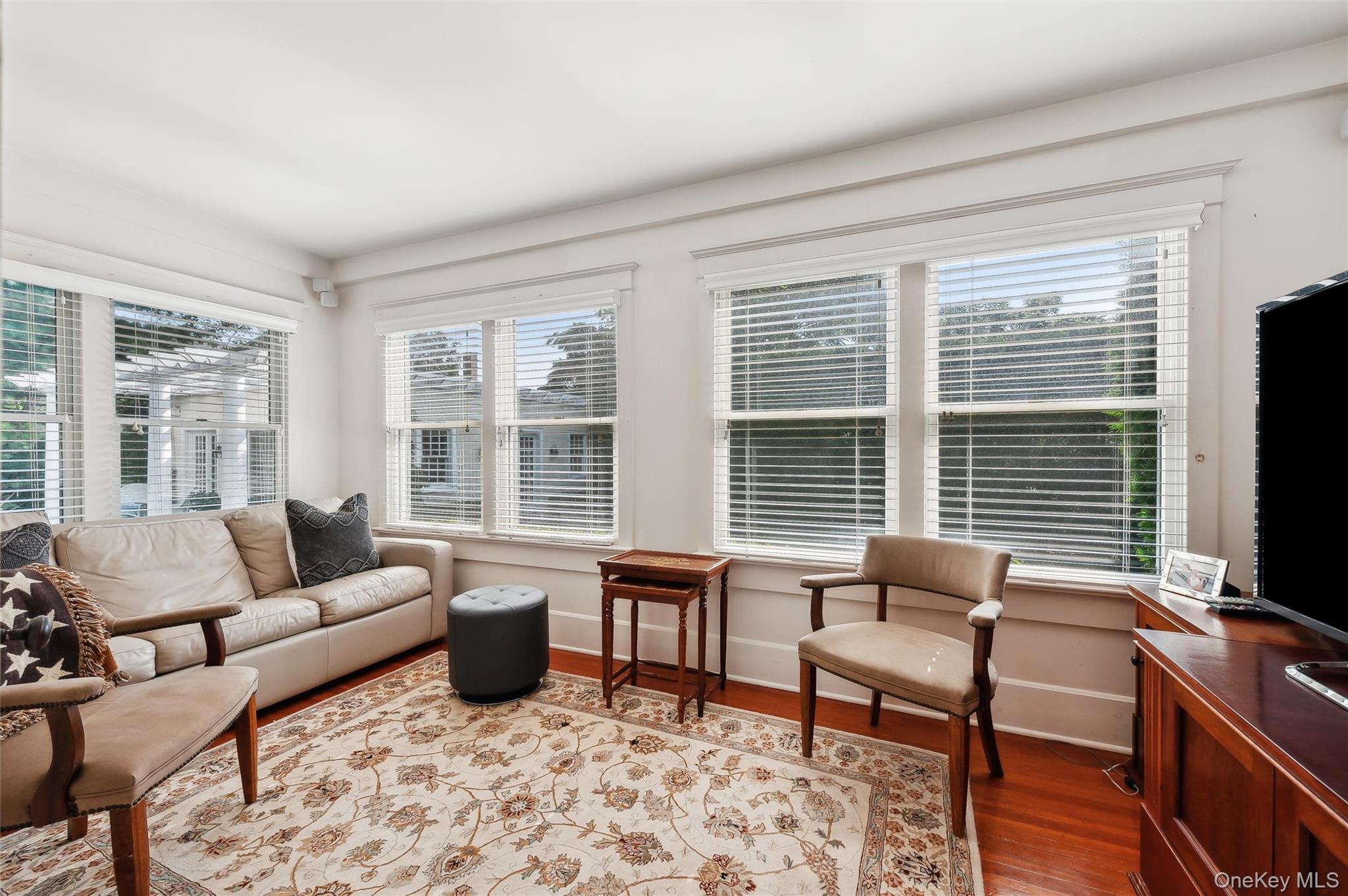 #8 photo, 24 Jennings Avenue, Southampton , NY 11968