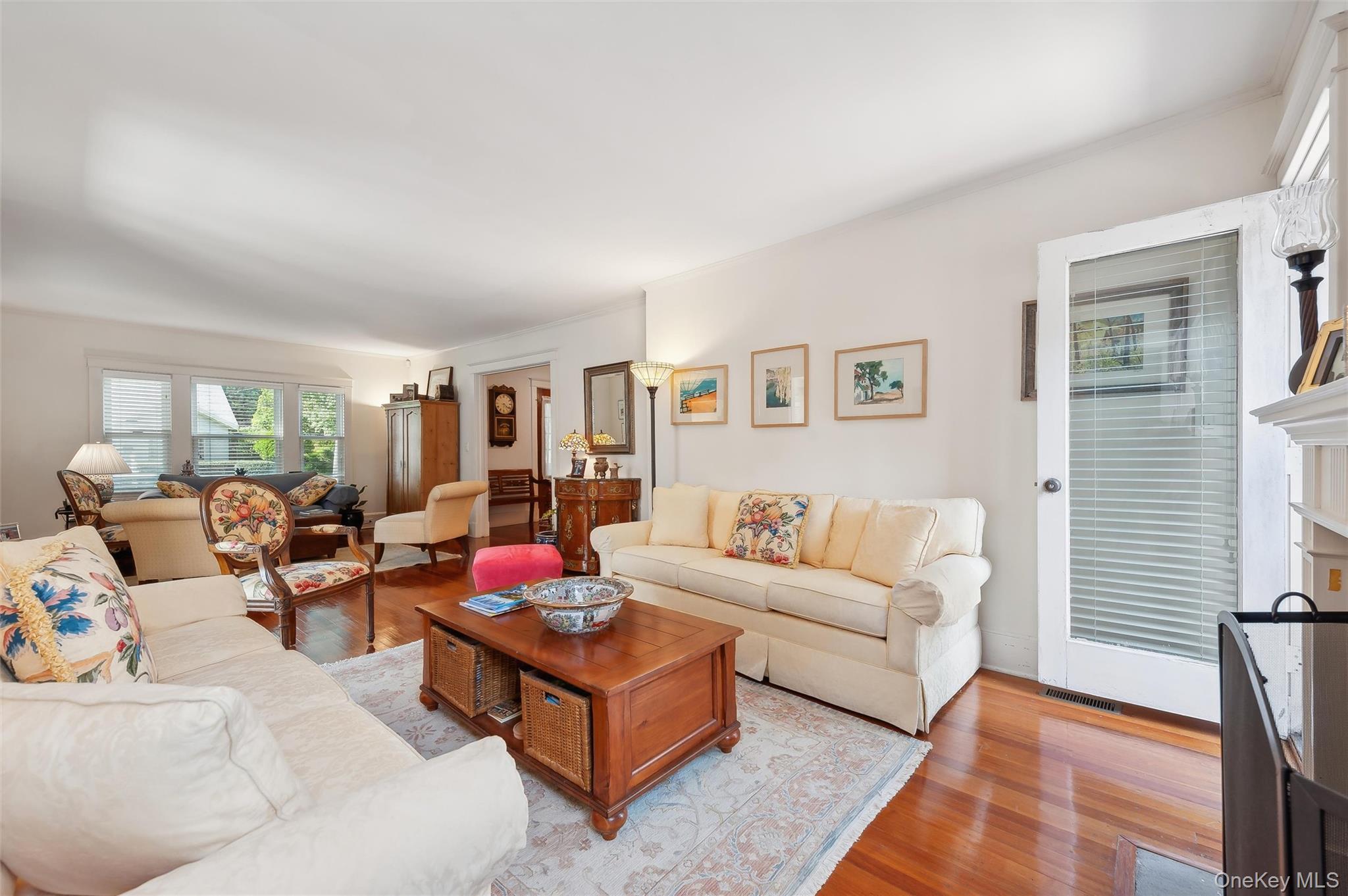 #9 photo, 24 Jennings Avenue, Southampton , NY 11968