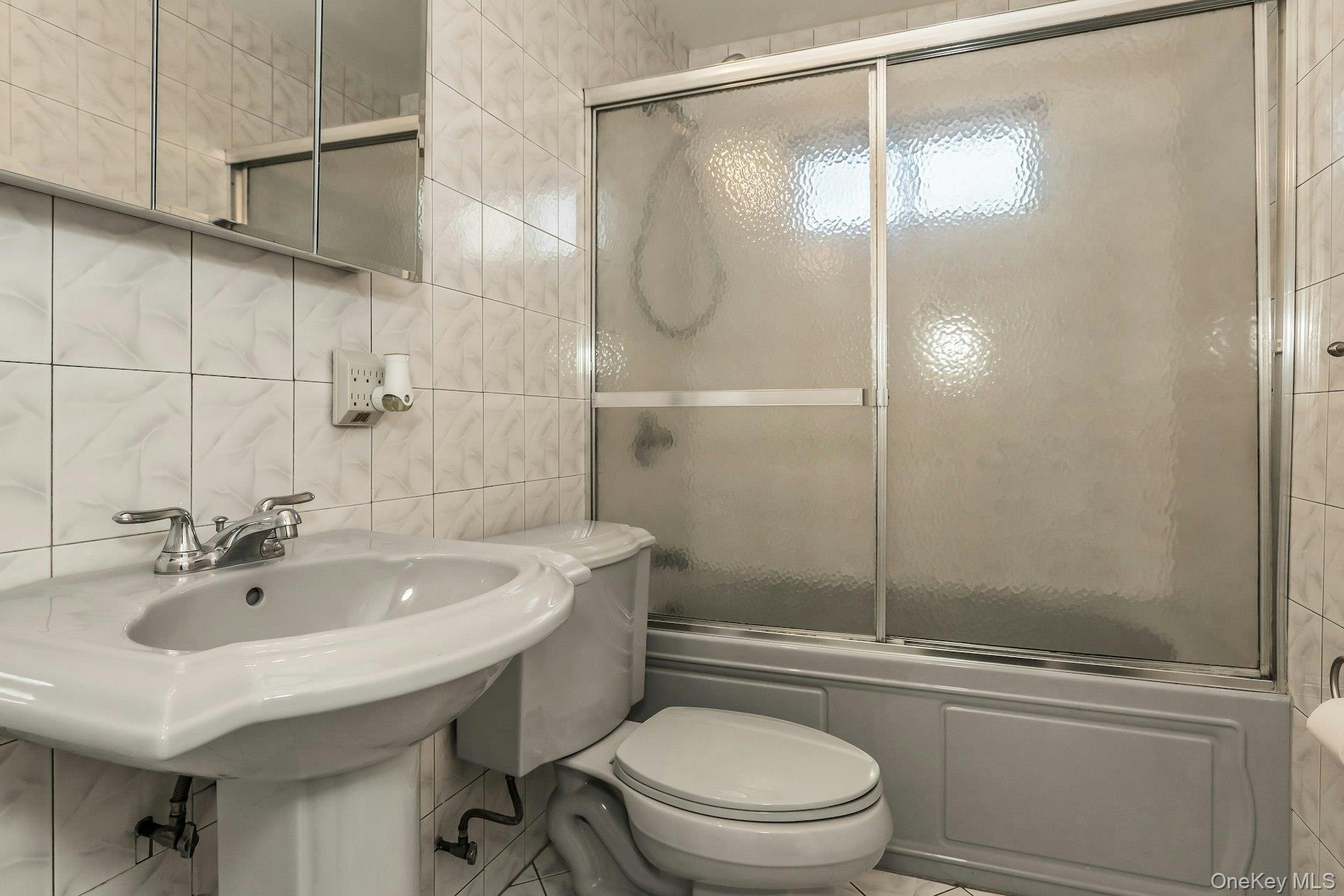 #11 photo, 2676 Alder Avenue, East Meadow , NY 11554