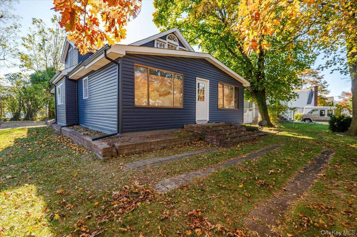 #10 photo, 304 Larkfield Road, East Northport , NY 11731