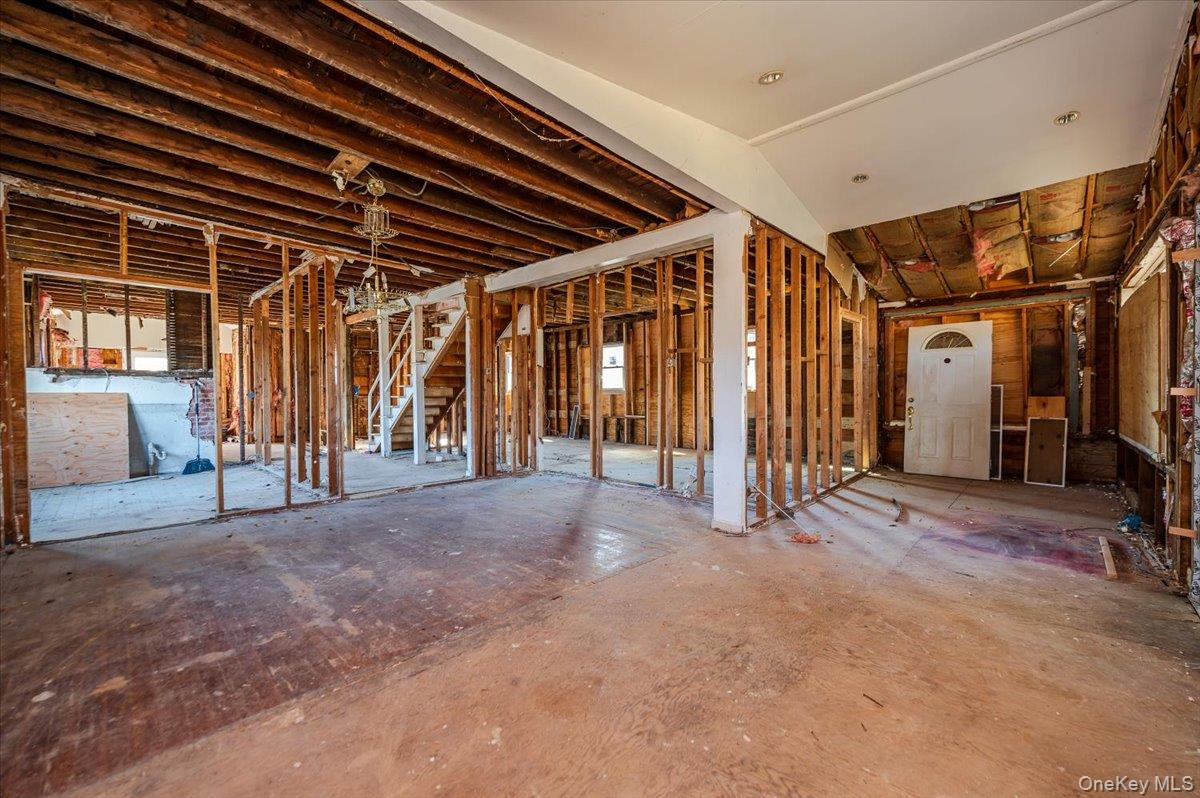 #11 photo, 304 Larkfield Road, East Northport , NY 11731