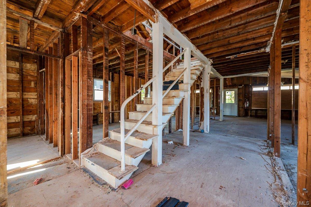 #18 photo, 304 Larkfield Road, East Northport , NY 11731