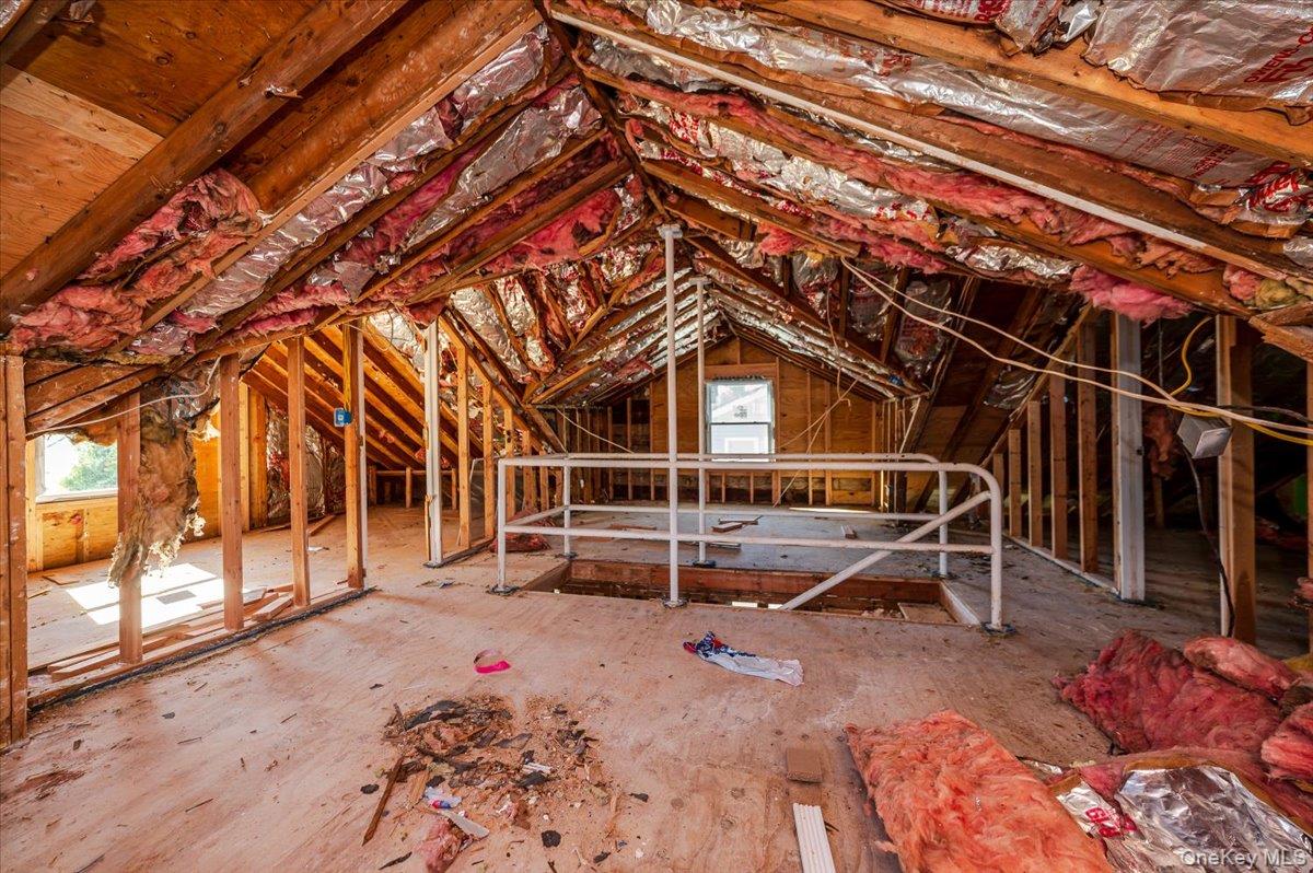 #19 photo, 304 Larkfield Road, East Northport , NY 11731