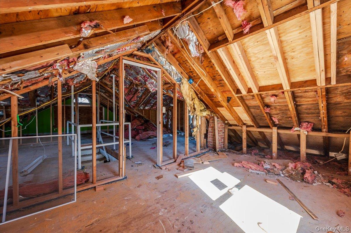 #20 photo, 304 Larkfield Road, East Northport , NY 11731