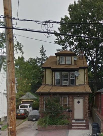 #1 photo, 140-99 Burden Crescent, Briarwood , NY 11435