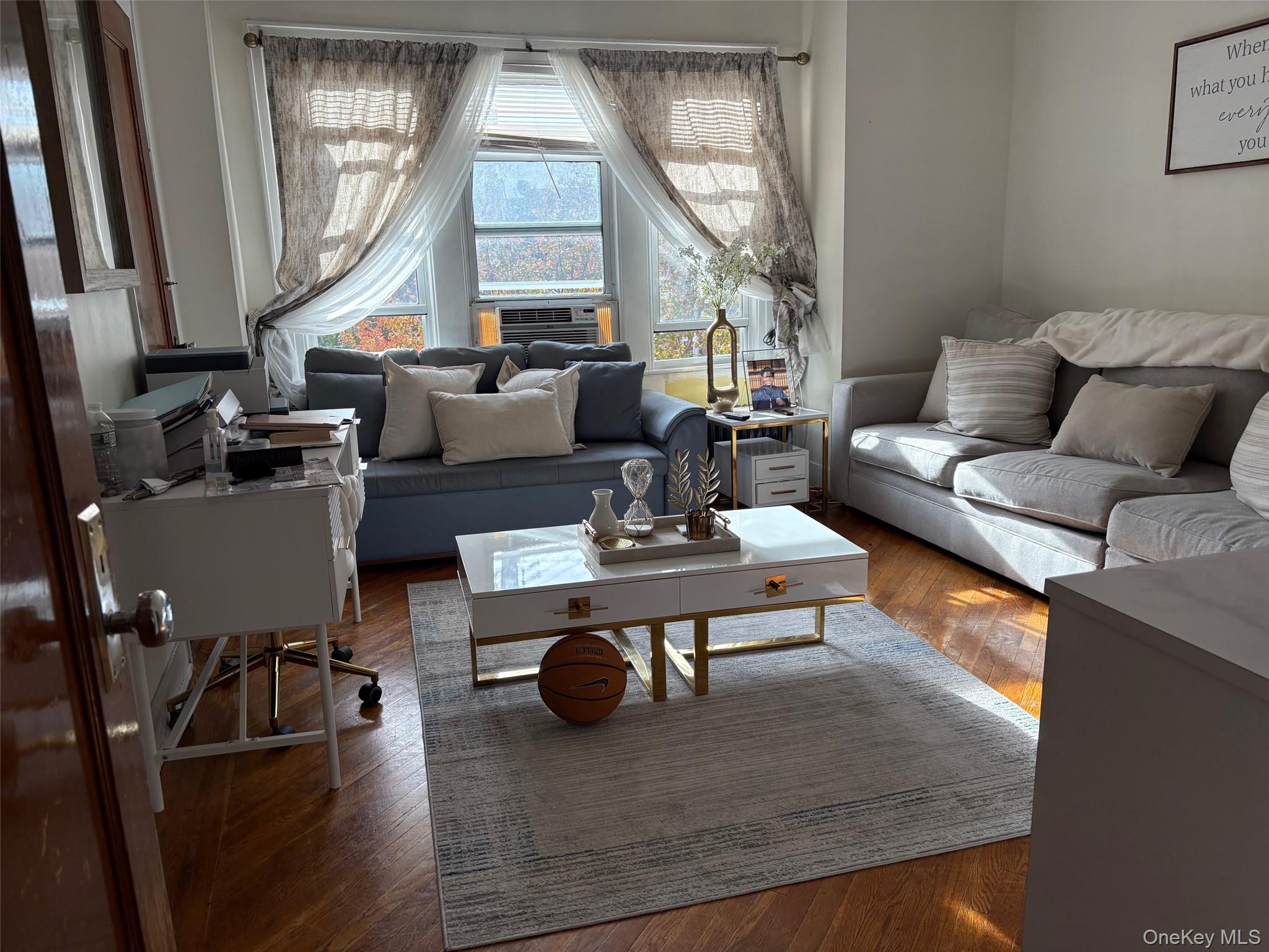 #2 photo, 140-99 Burden Crescent, Briarwood , NY 11435