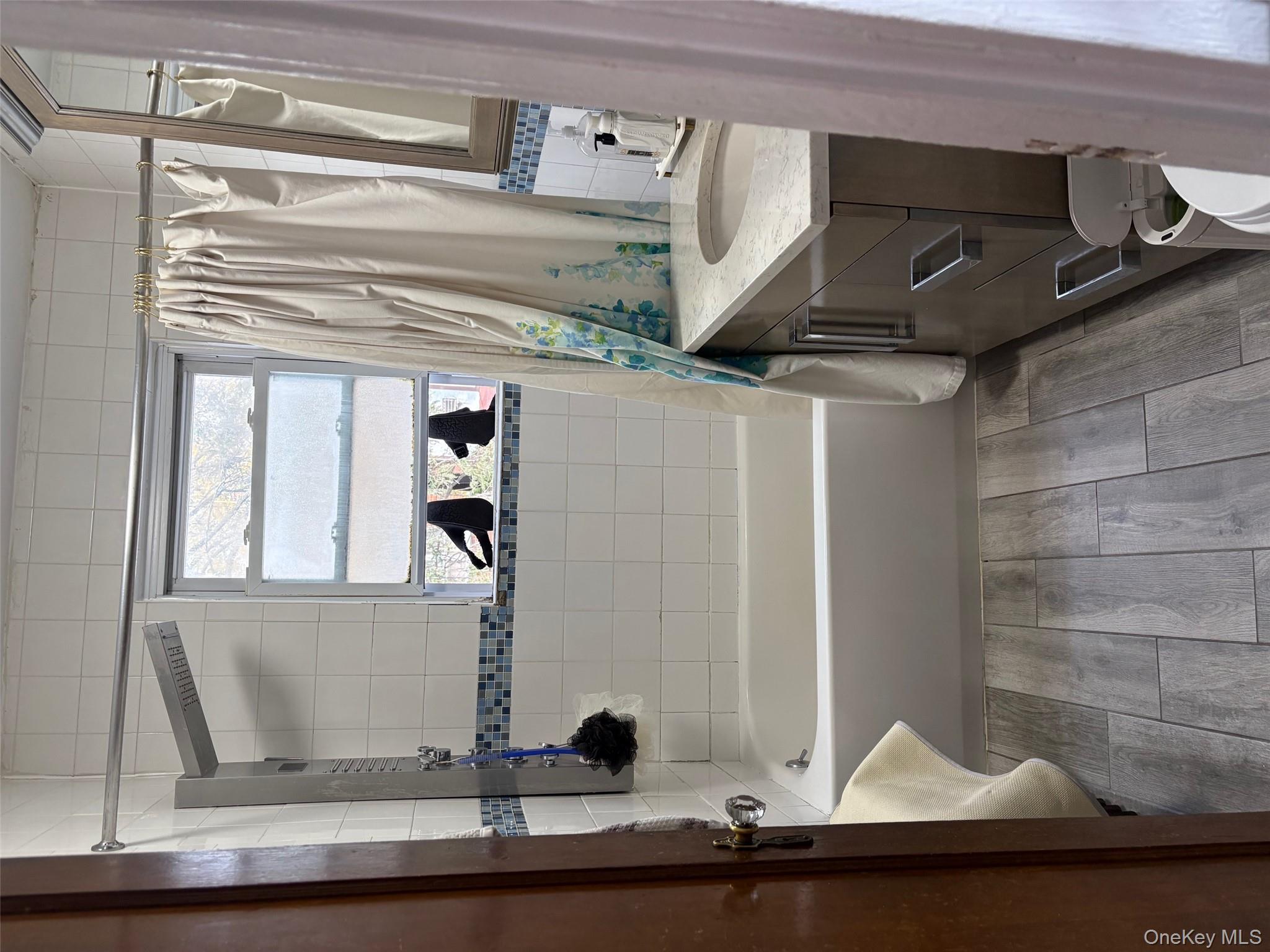 #8 photo, 140-99 Burden Crescent, Briarwood , NY 11435