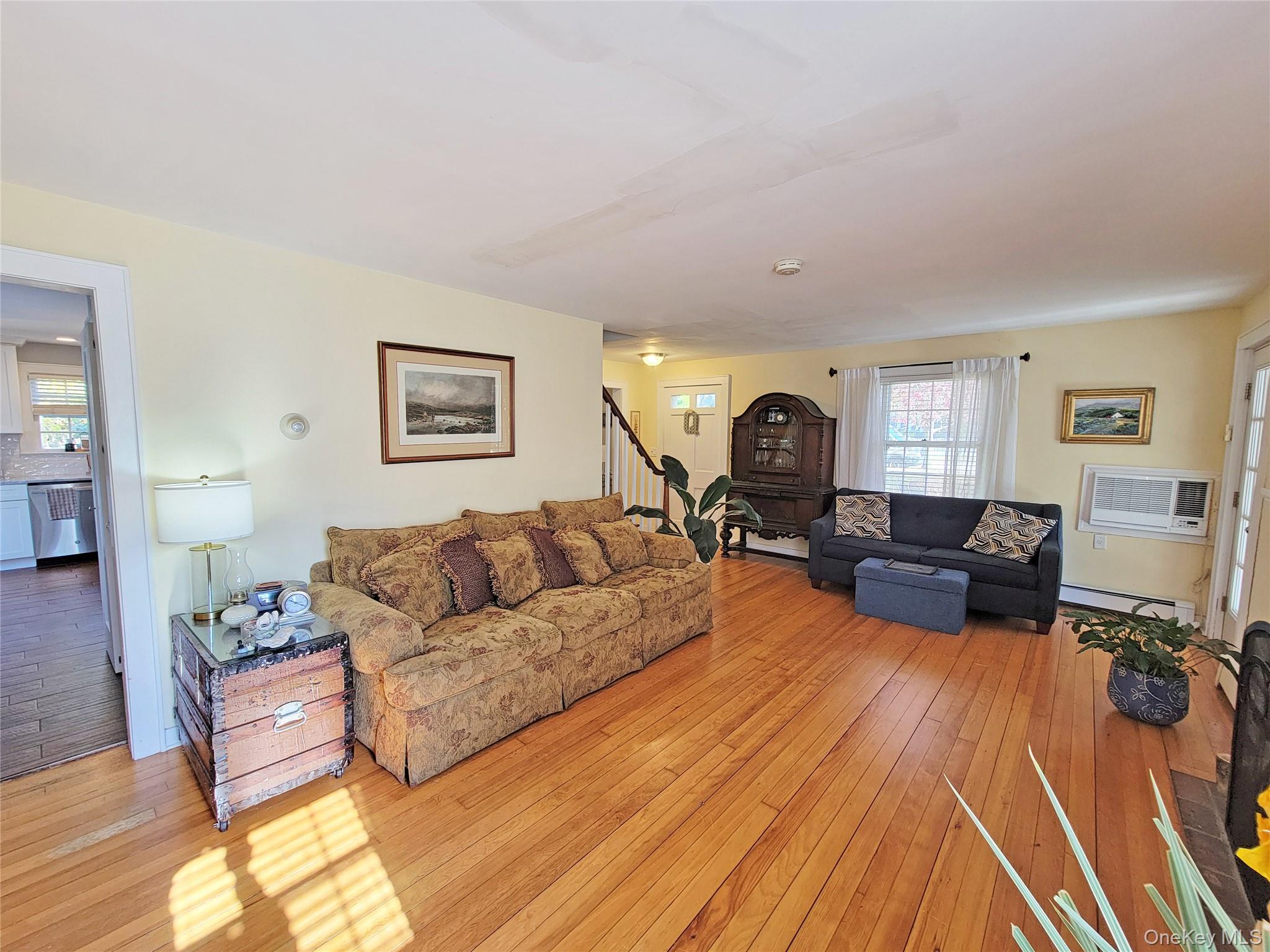 #10 photo, 76 Bayport Ave Avenue, Bayport , NY 11705