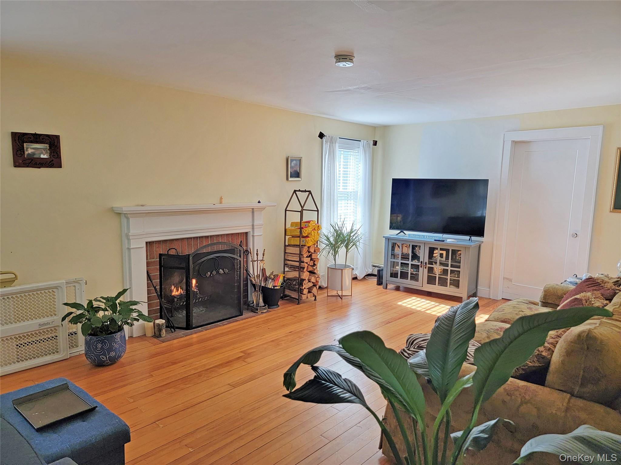 #16 photo, 76 Bayport Ave Avenue, Bayport , NY 11705