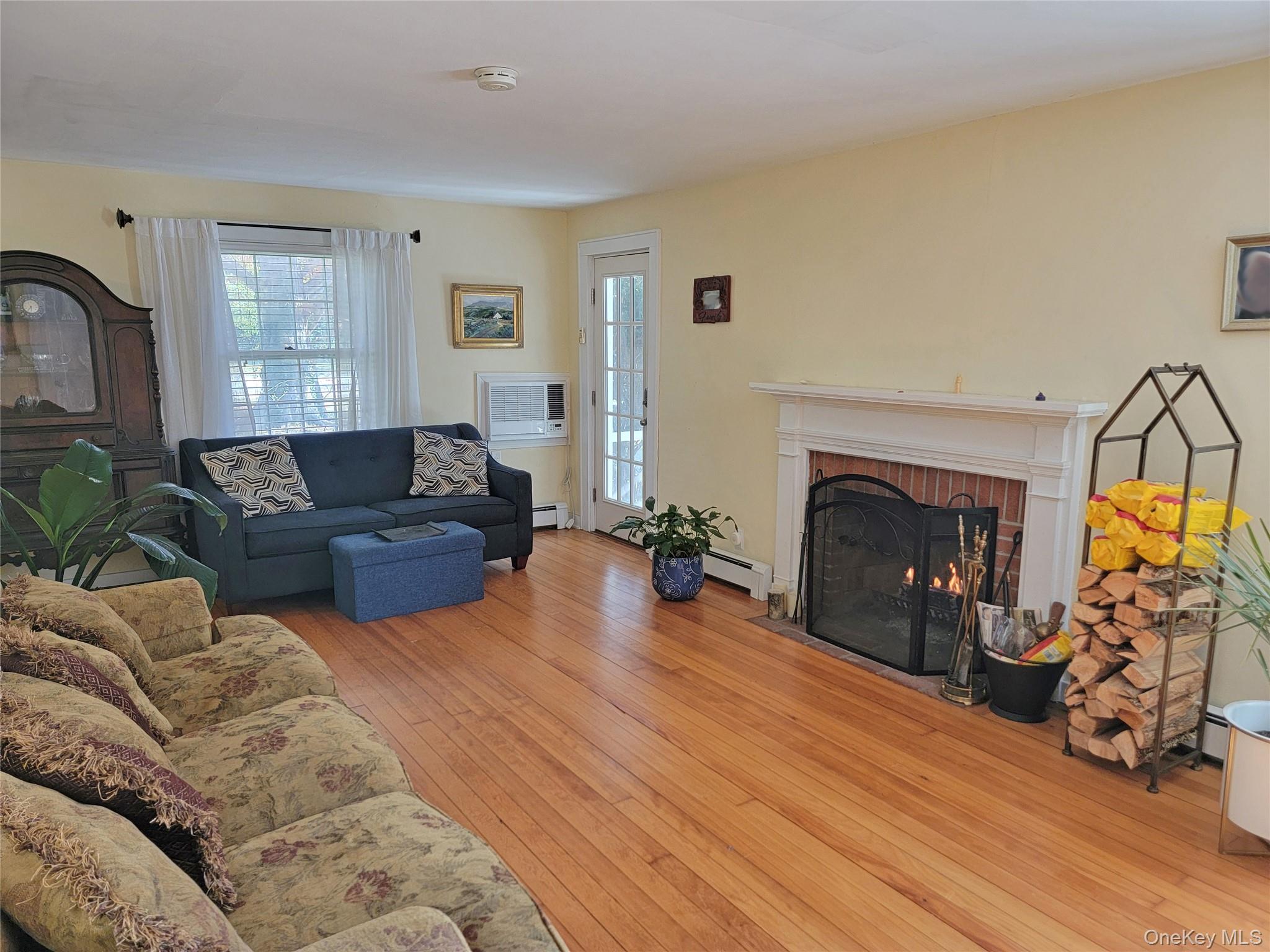 #18 photo, 76 Bayport Ave Avenue, Bayport , NY 11705