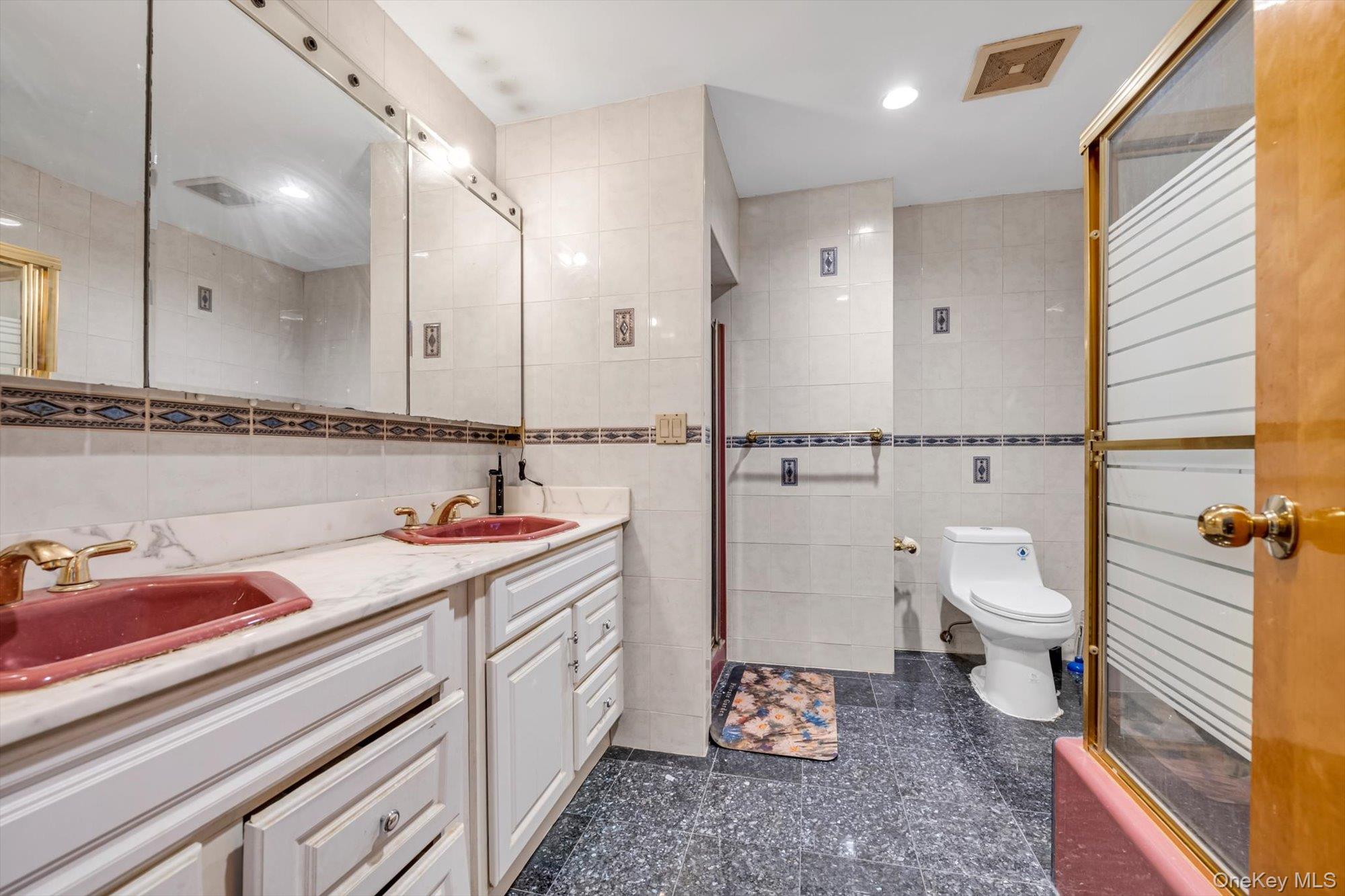 #12 photo, 25271 Brattle Avenue, كوينز Little Neck , NY 11362