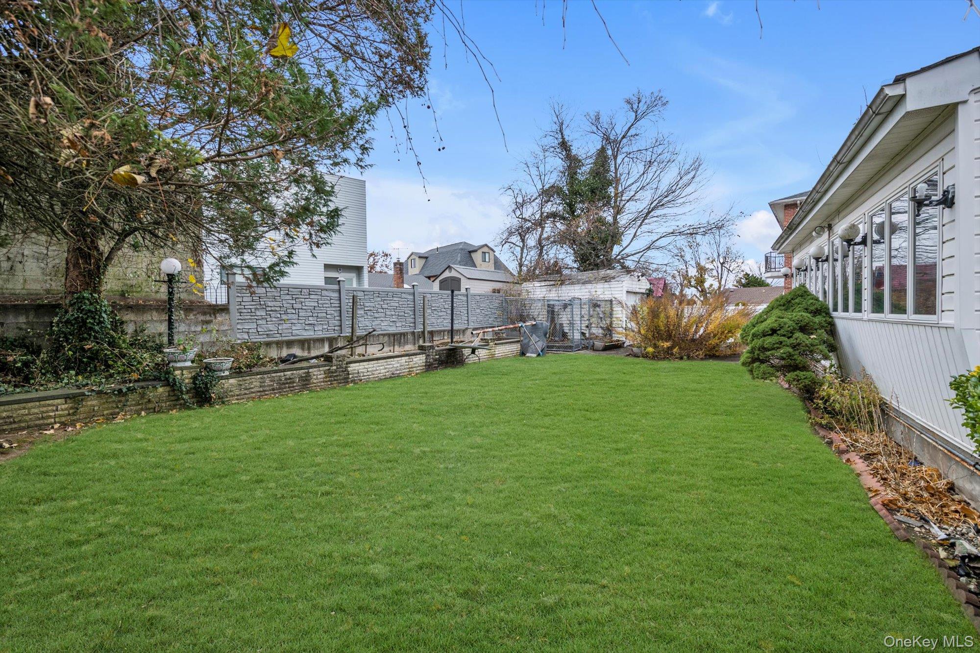 #16 photo, 25271 Brattle Avenue, كوينز Little Neck , NY 11362