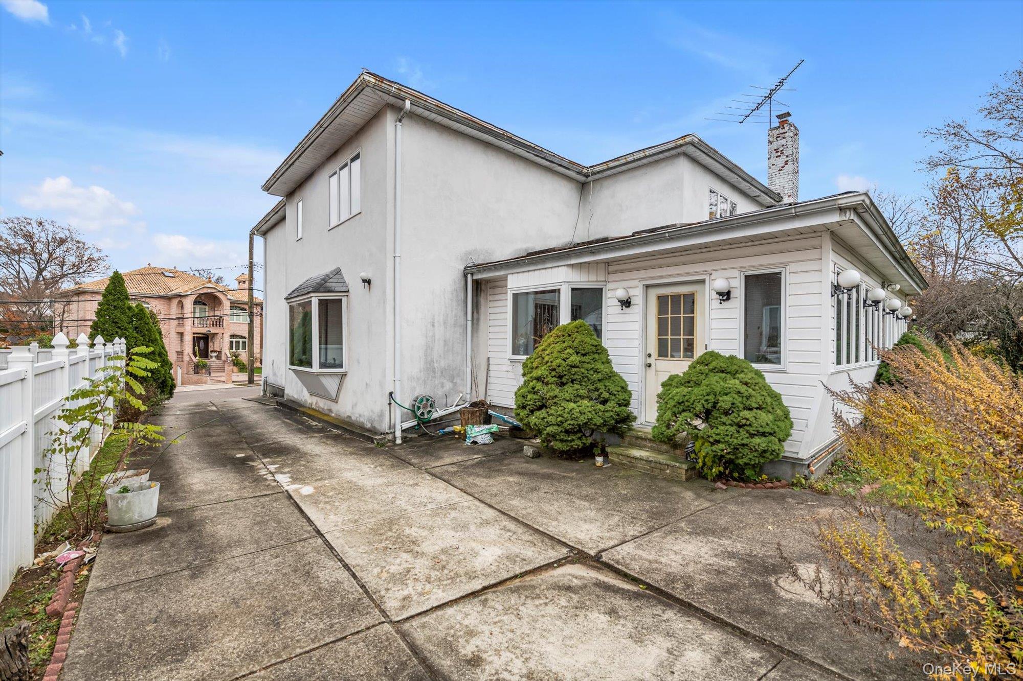 #18 photo, 25271 Brattle Avenue, كوينز Little Neck , NY 11362