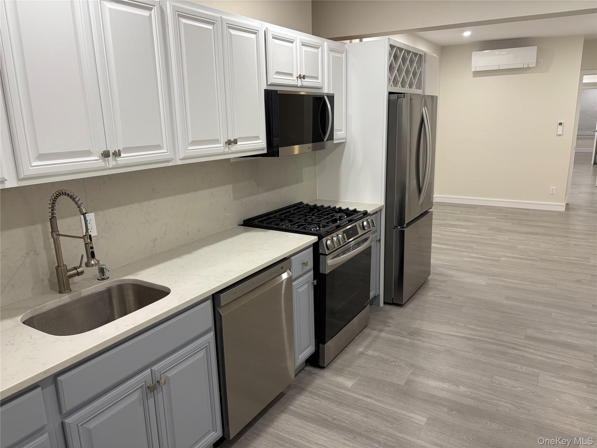 #18 photo, 3068 45th Street, Astoria , NY 11103