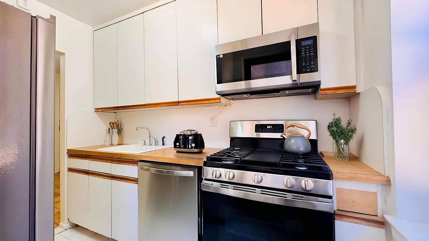 #3 photo, 32-22 91St Street , #106, Jackson Heights , NY 11369