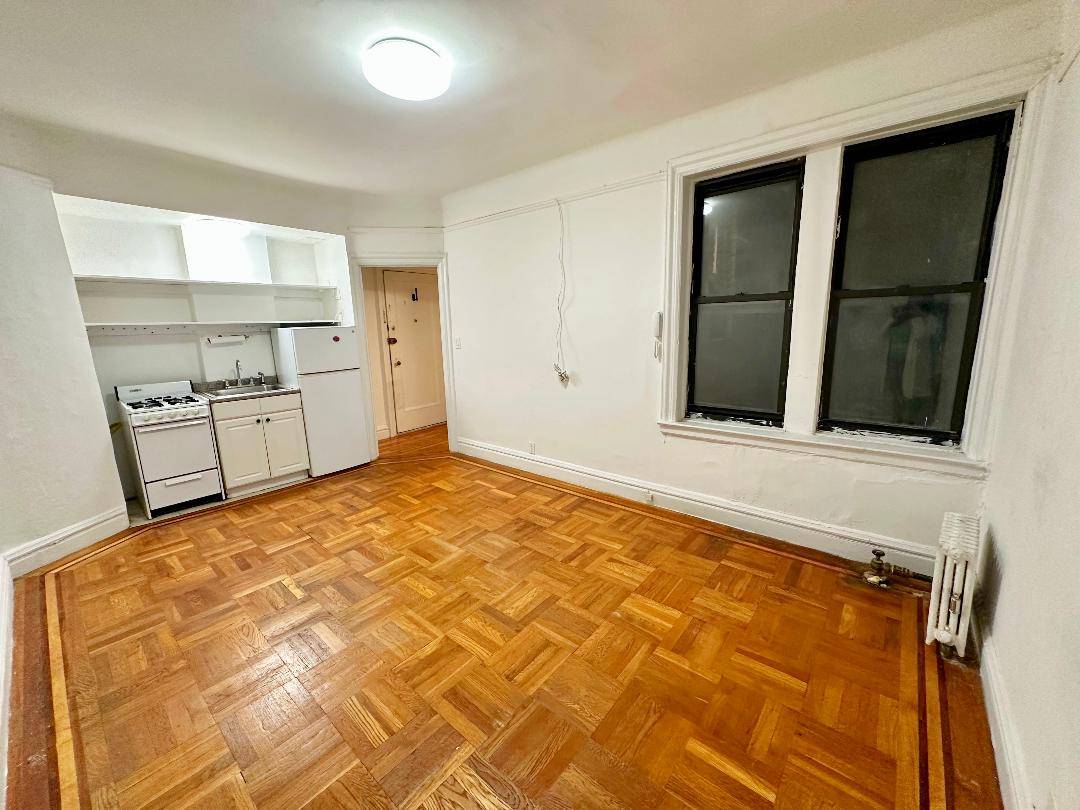 #3 photo, 315 East 77th Street, #6i, NYC , NY 10075