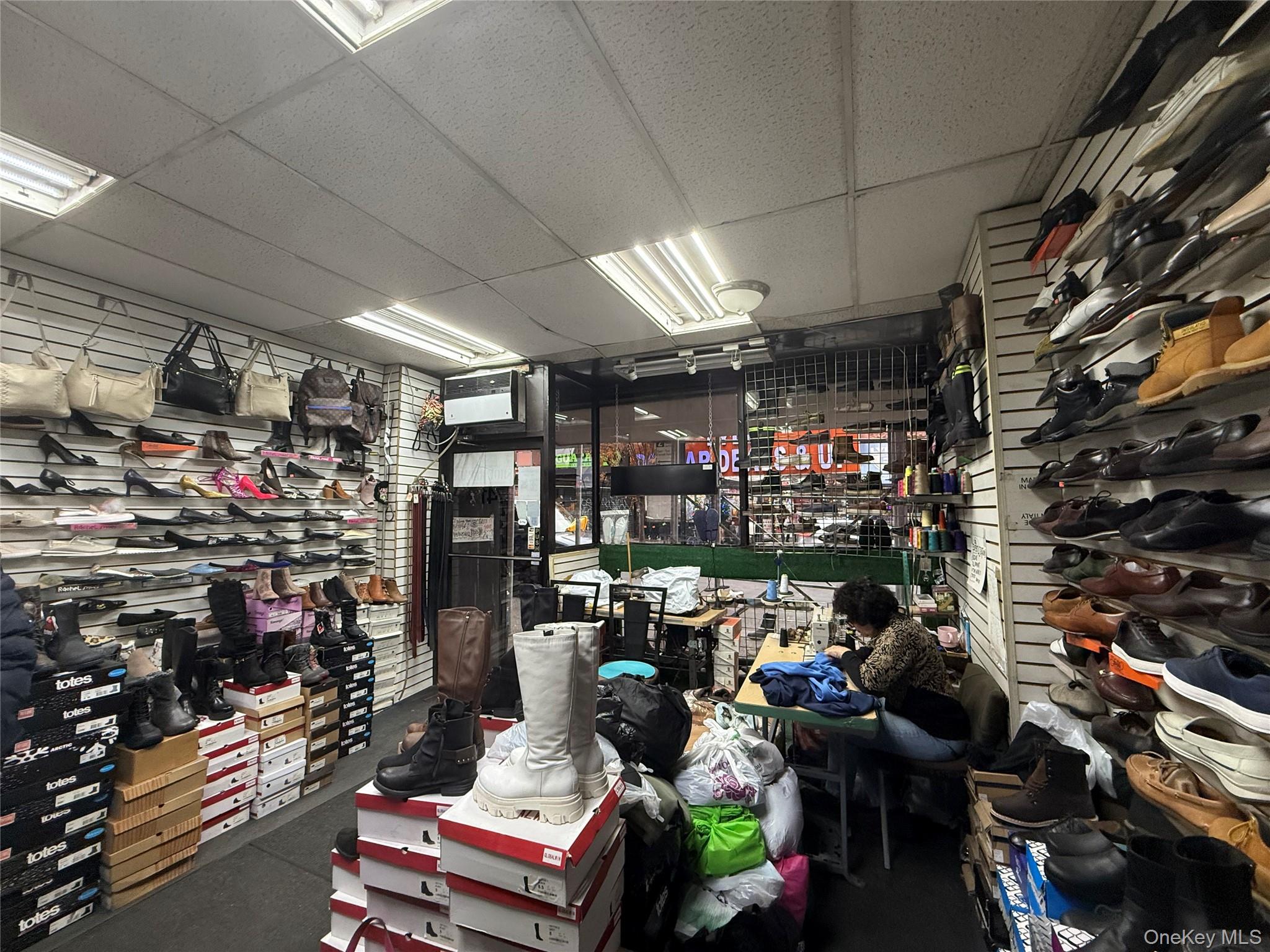 #16 photo, 741 Lydig Avenue, Bronx , NY 10462