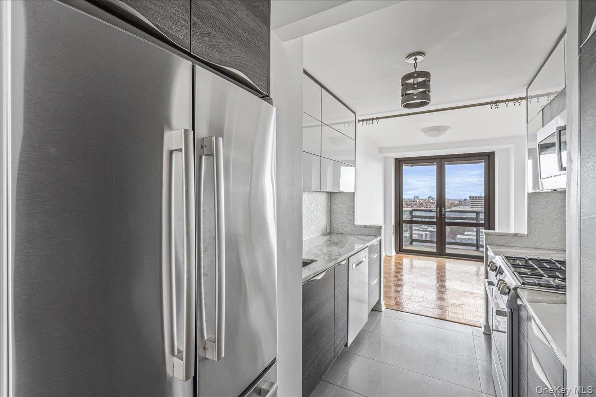 #11 photo, 112-01 Queens Boulevard, Forest Hills , NY 11375