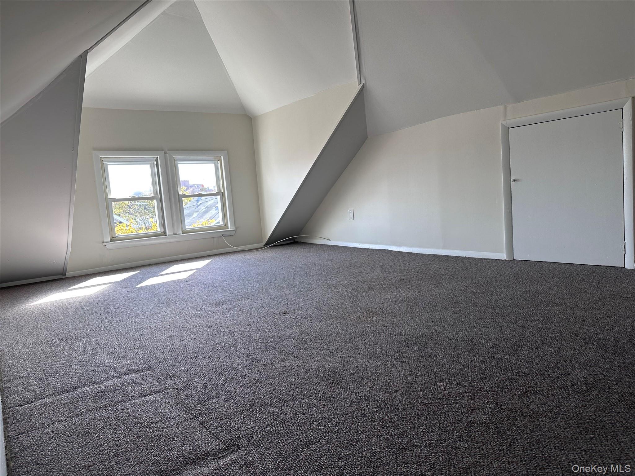 #3 photo, 154 Grant Avenue, Mineola , NY 11501