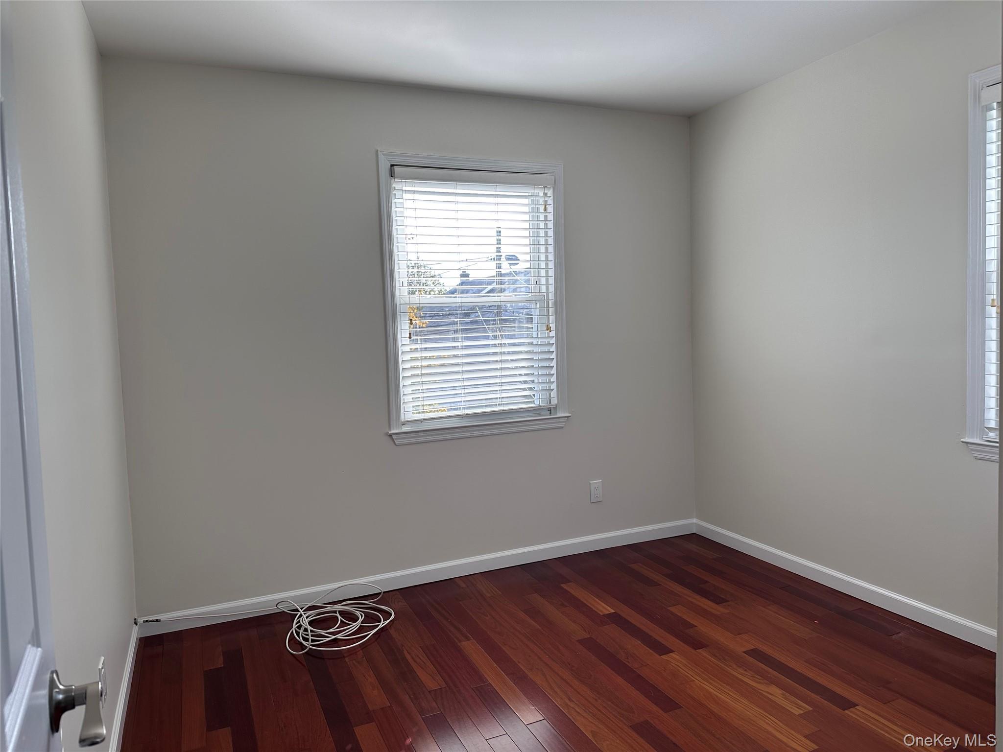 #5 photo, 154 Grant Avenue, Mineola , NY 11501