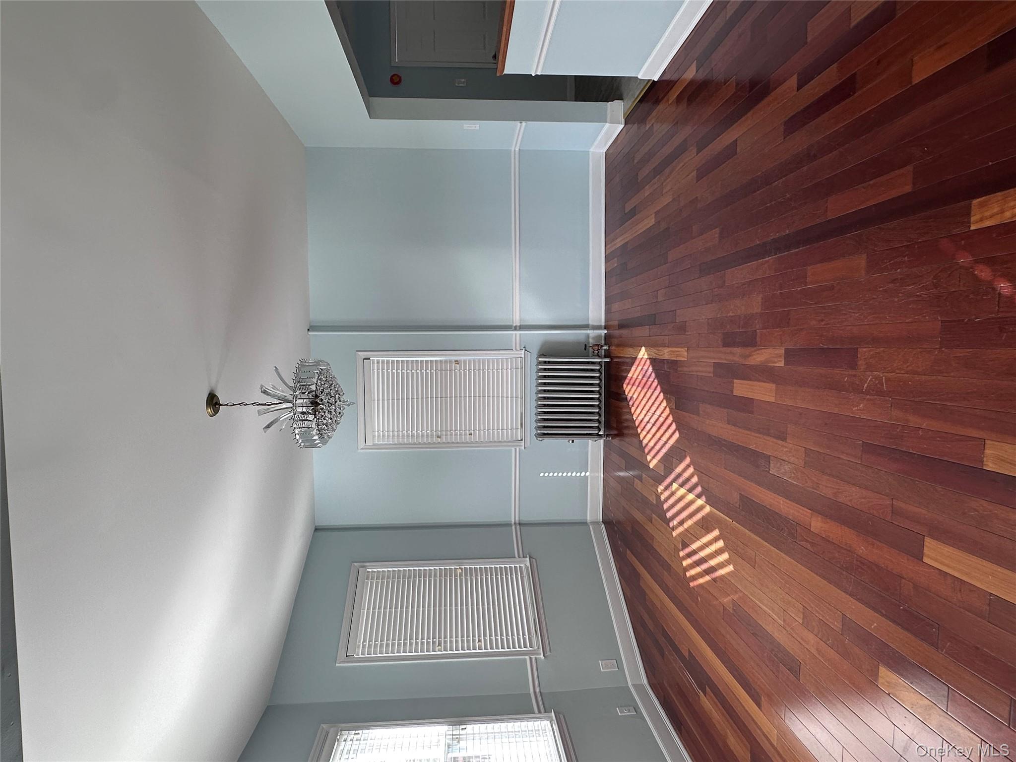 #8 photo, 154 Grant Avenue, Mineola , NY 11501