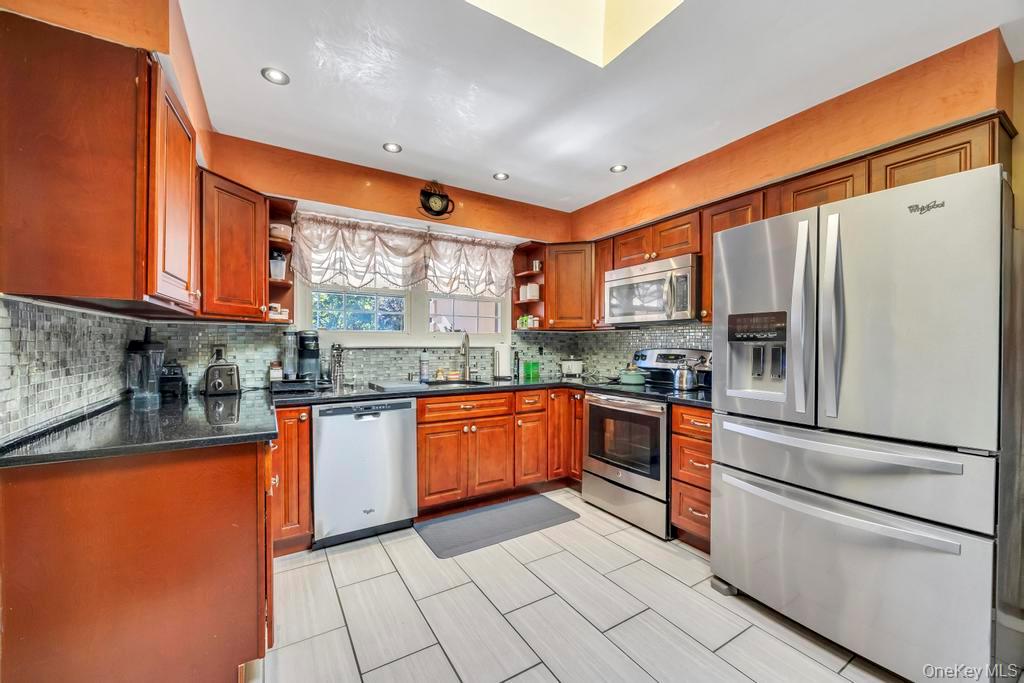 #14 photo, 53 Stevenson Place, Deer Park , NY 11729