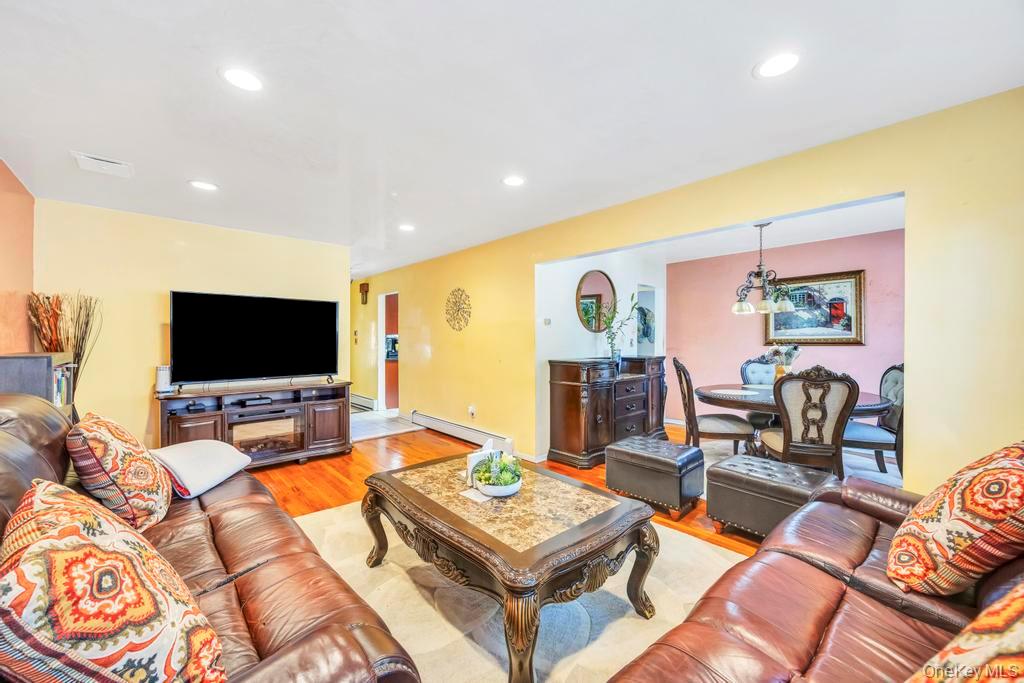 #3 photo, 53 Stevenson Place, Deer Park , NY 11729