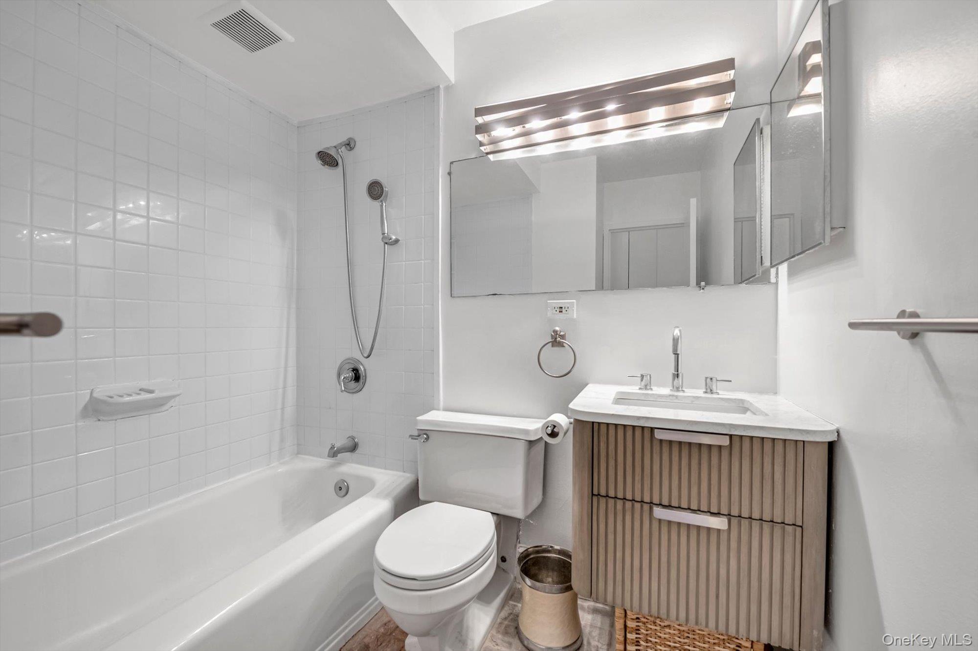 #12 photo, 77 Bleecker Street, New York (Manhattan) , NY 10012