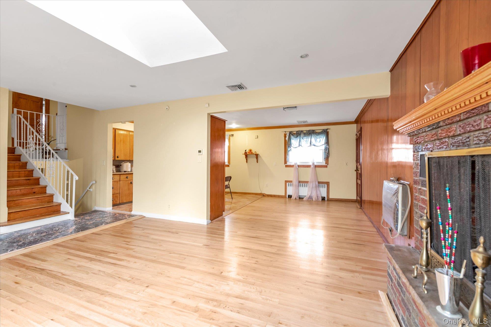 #4 photo, 26 Humphrey Drive, Syosset , NY 11791