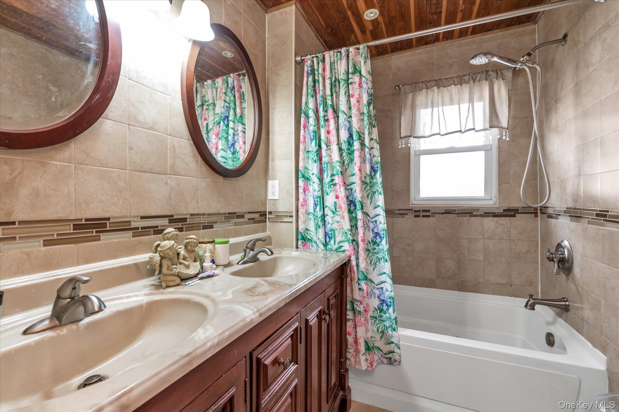 #8 photo, 26 Humphrey Drive, Syosset , NY 11791