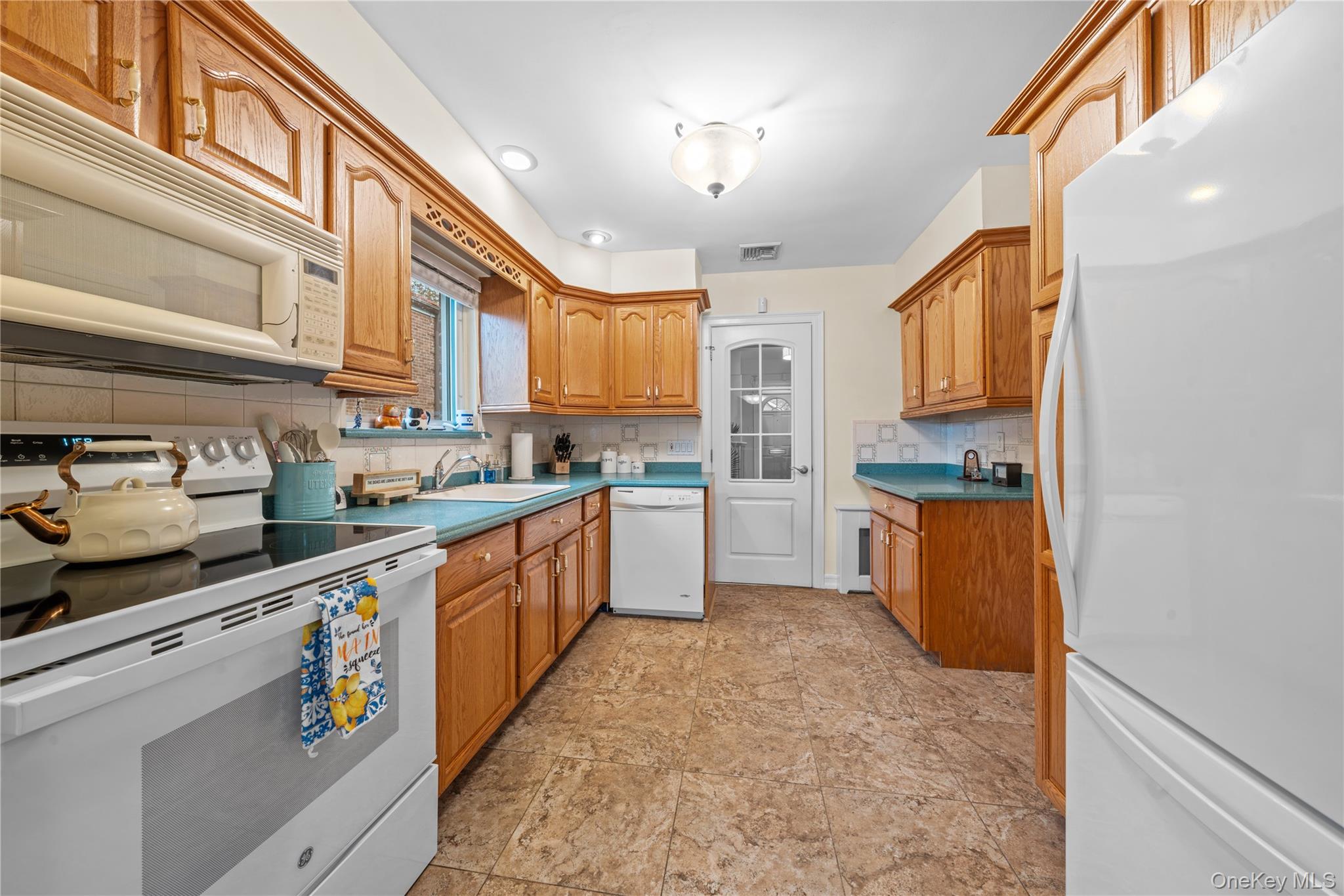 #11 photo, 8210 215th Street, Hollis Hills , NY 11427