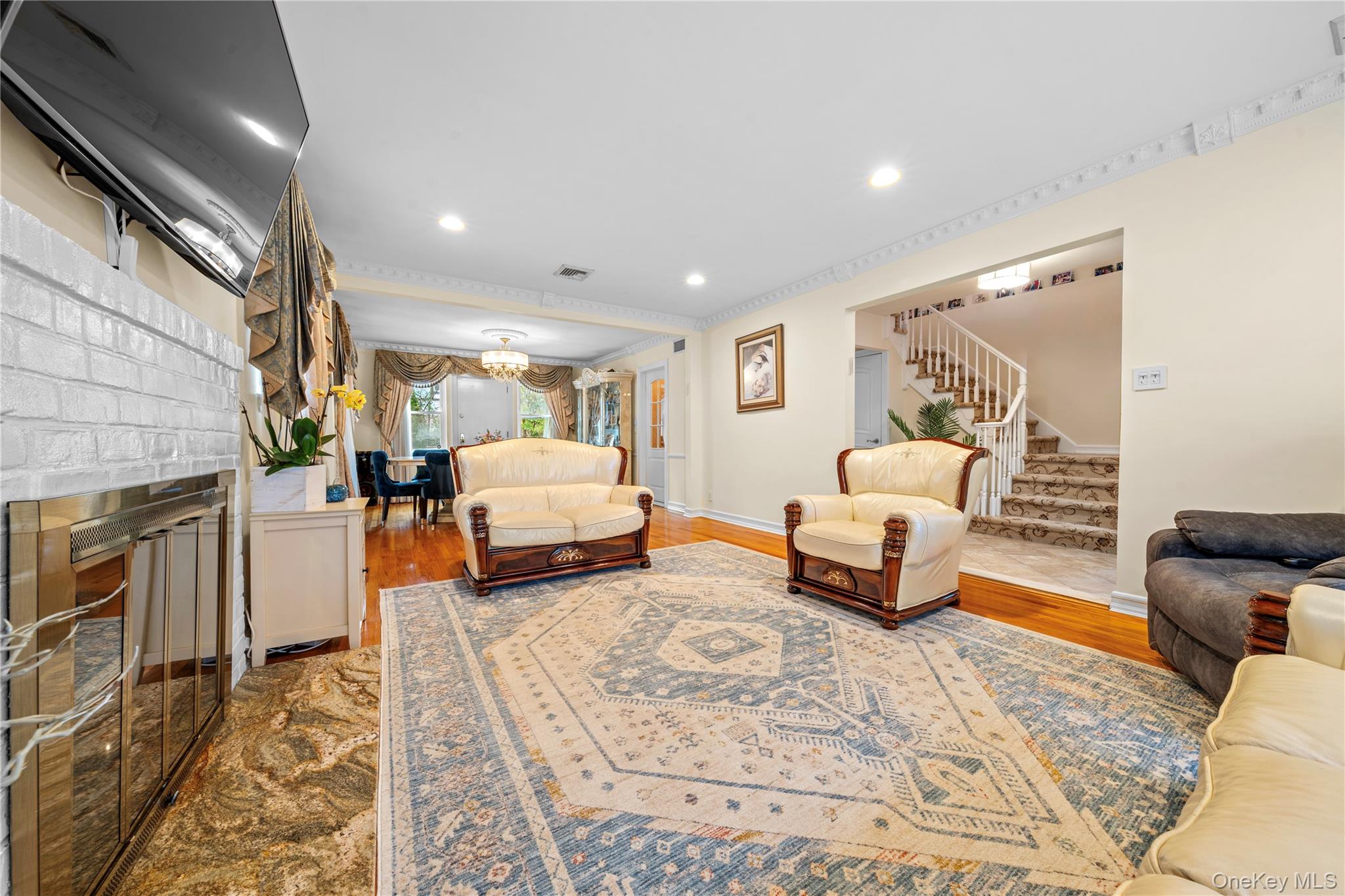 #7 photo, 8210 215th Street, Hollis Hills , NY 11427